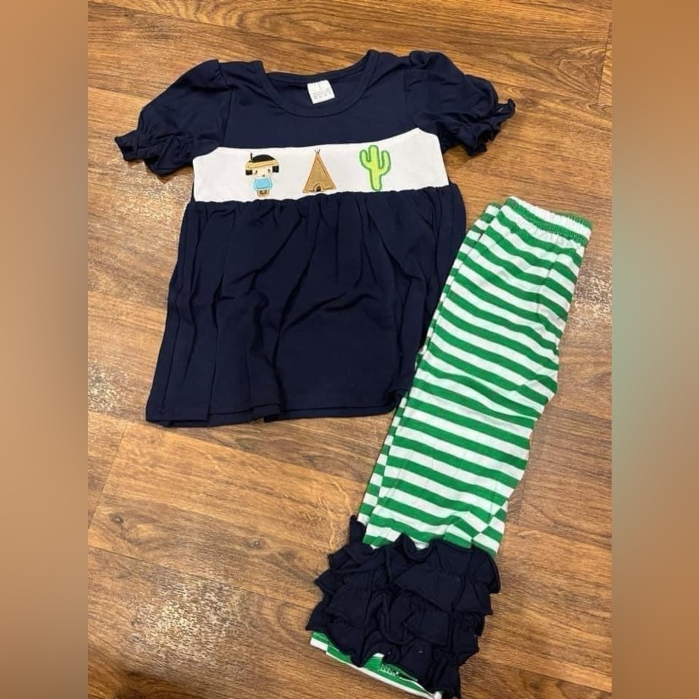 No brand Girl Thanksgiving Tri with ruffle pants. NWOT